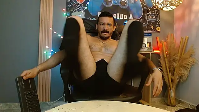 Reiko 85  online show from April 8, 2026, 2:28 pm