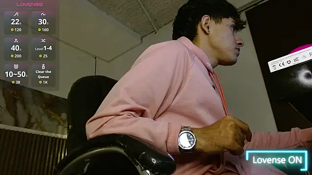 Dyla n18 online show from December 5, 2025, 5:09 pm