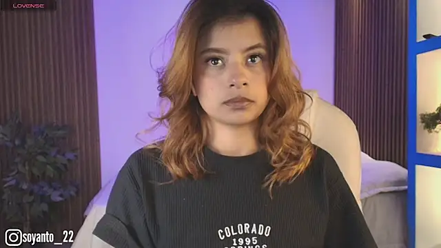 Antonella Torres2 online show from December 17, 2025, 3:23 am