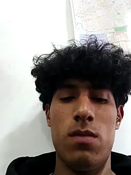 Snapshot of alexander32r chatting on September 16, 2025, 8:21 pm alexander32r online show from September 16, 2025, 8:21 pm