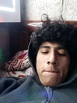 Snapshot of alexander32r chatting on September 25, 2025, 5:11 am alexander32r online show from September 25, 2025, 5:11 am