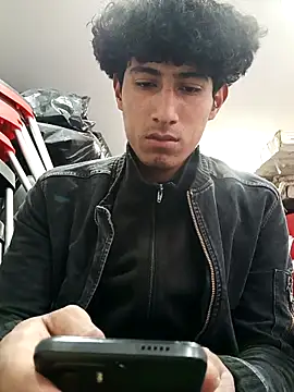 Snapshot of alexander32r chatting on September 26, 2025, 3:27 pm alexander32r online show from September 26, 2025, 3:27 pm