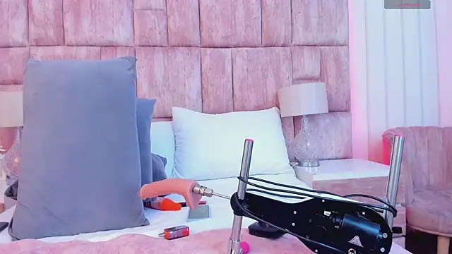 Snapshot of MonserratPeters chatting on March 22, 2025, 7:42 pm MonserratPeters online show from March 22, 2025, 7:42 pm