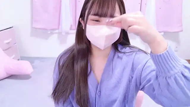 Snapshot of MAIKA_pyon chatting on November 6, 2025, 7:48 pm MAIKA pyon online show from November 6, 2025, 7:48 pm