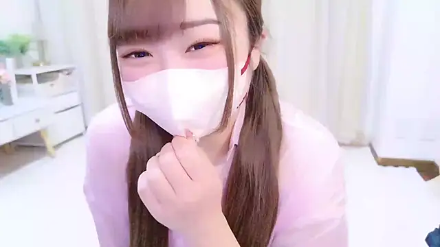 Snapshot of MAIKA_pyon chatting on November 16, 2025, 6:24 pm MAIKA pyon online show from November 16, 2025, 6:24 pm