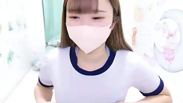 Snapshot of MAIKA_pyon chatting on November 17, 2025, 6:24 pm MAIKA pyon online show from November 17, 2025, 6:24 pm