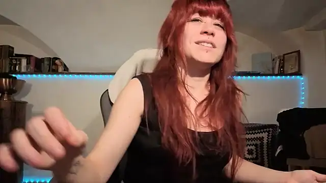 complicata mente online show from December 17, 2025, 9:32 pm