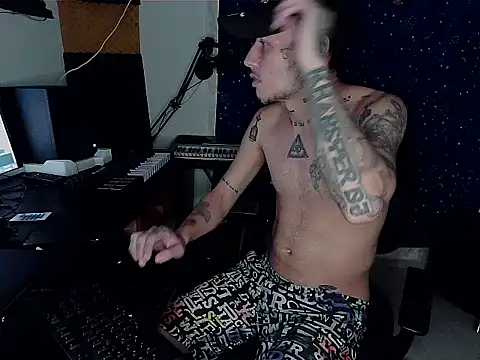 patrik tattoo  online show from December 5, 2024, 12:52 am