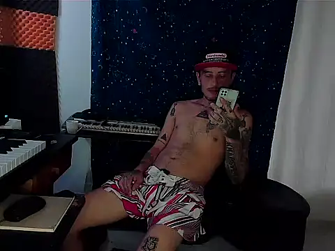 patrik tattoo  online show from January 28, 2025, 11:17 pm