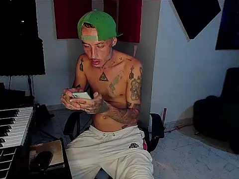 patrik tattoo  online show from November 15, 2025, 9:28 am