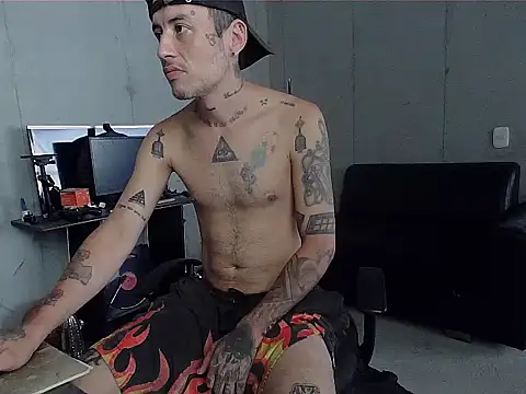 patrik tattoo  online show from March 22, 2026, 6:11 pm