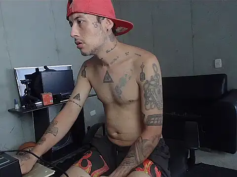 patrik tattoo  online show from April 7, 2026, 5:02 pm