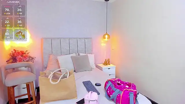 tutu milf online show from December 21, 2025, 1:29 pm