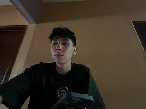 Snapshot of Omaaaaaaa00001 chatting on February 6, 2025, 7:18 pm Omaaaaaaa00001 online show from February 6, 2025, 7:18 pm