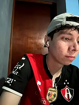 Snapshot of Omaaaaaaa00001 chatting on October 31, 2025, 6:42 pm Omaaaaaaa00001 online show from October 31, 2025, 6:42 pm