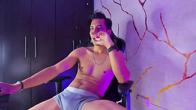 EdwardVlad online show from December 14, 2024, 10:18 pm