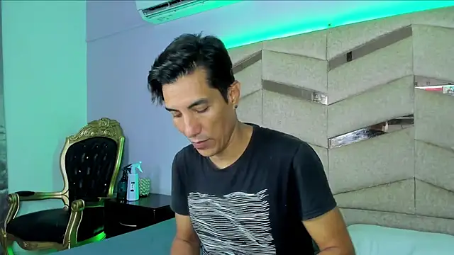 EdwardVlad online show from December 27, 2024, 7:35 pm