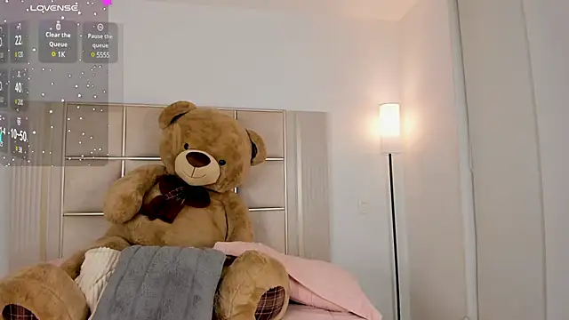 Snapshot of saraamiller_ chatting on January 13, 2025, 7:32 am saraamiller online show from January 13, 2025, 7:32 am