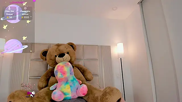 Snapshot of saraamiller_ chatting on March 10, 2025, 4:07 am saraamiller online show from March 10, 2025, 4:07 am