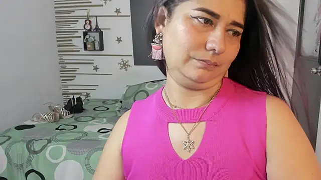 alinabozz1 online show from October 3, 2025, 2:19 am