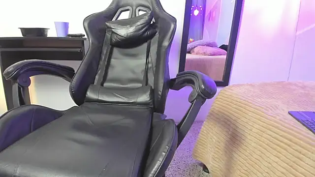 Snapshot of hares_mds chatting on January 25, 2025, 4:35 pm hares mds online show from January 25, 2025, 4:35 pm