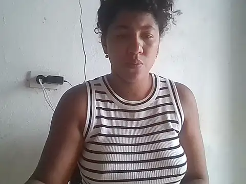 bellacrespalatina online show from February 3, 2026, 3:50 pm