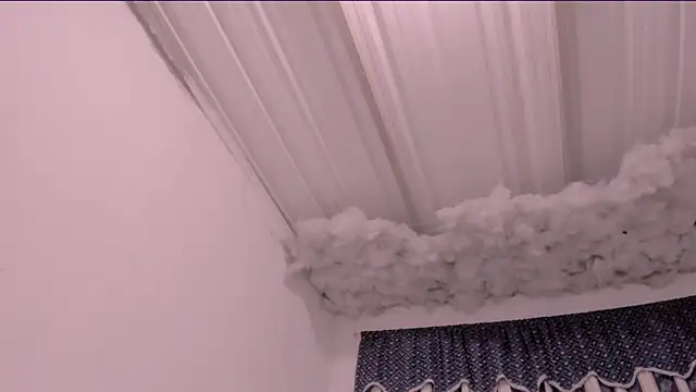 Snapshot of Lauu_G chatting on October 7, 2025, 1:36 am Lauu G online show from October 7, 2025, 1:36 am