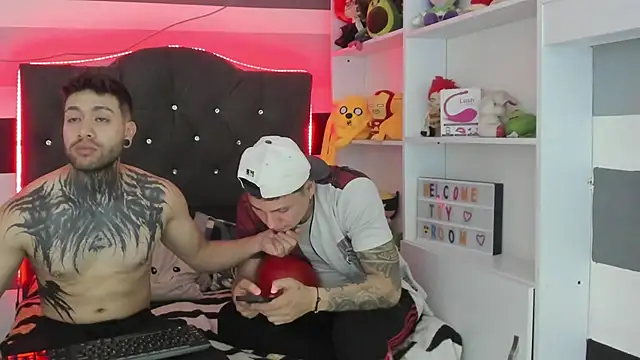 Snapshot of _tatho_perovich_ chatting on December 12, 2024, 4:37 am tatho perovich online show from December 12, 2024, 4:37 am