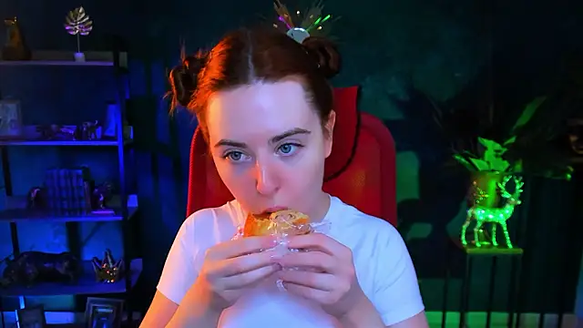 AnnTerry  online show from March 3, 2026, 8:31 am