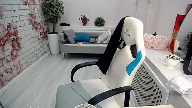 Cutie Asya online show from December 4, 2025, 4:33 am