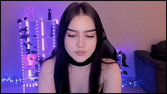 Snapshot of Melanie_N chatting on December 6, 2024, 2:28 pm Melanie N online show from December 6, 2024, 2:28 pm