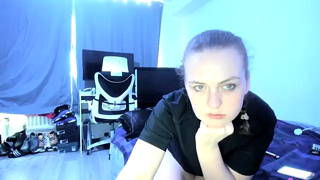 ENGLISHEMILY 69 online show from January 22, 2025, 1:42 pm