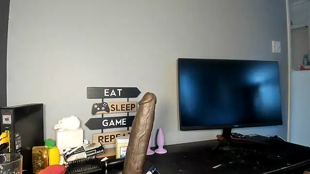 ENGLISHEMILY 69 online show from March 13, 2025, 2:33 pm