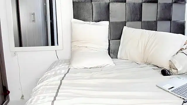 Snapshot of JuanDiegoKing chatting on September 9, 2025, 6:40 pm JuanDiegoKing online show from September 9, 2025, 6:40 pm