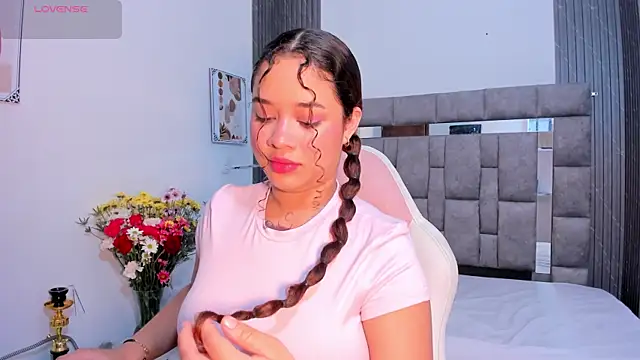 zulyjones online show from November 20, 2025, 12:49 pm