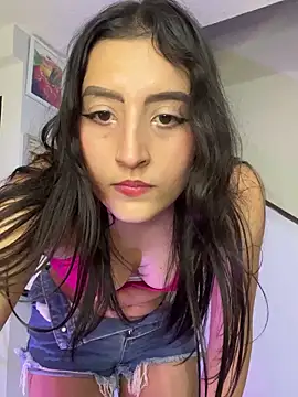 EmySofia online show from February 6, 2026, 3:33 am