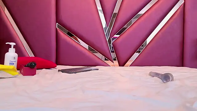 Snapshot of RebecaRelish chatting on February 6, 2025, 6:51 am RebecaRelish online show from February 6, 2025, 6:51 am