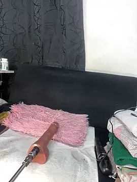 chiquimaturesexy online show from December 3, 2025, 9:24 pm