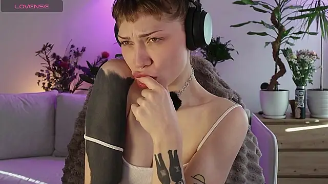 PaulaPratt online show from March 13, 2026, 5:25 am