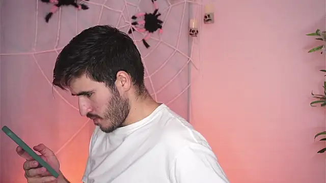 Tony Wylie online show from October 20, 2025, 9:48 pm