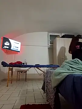 perla97 online show from November 12, 2025, 5:13 pm