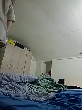 perla97 online show from February 7, 2026, 2:43 pm