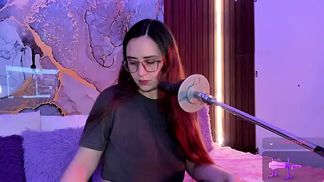 centaurigirl online show from November 9, 2025, 11:58 pm