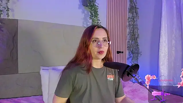 centaurigirl online show from March 4, 2026, 11:55 pm