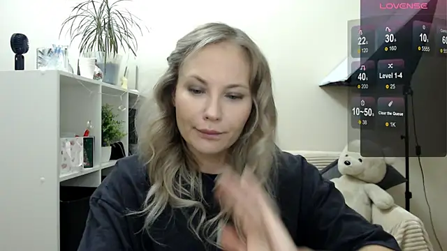 Sunny bunny6 online show from November 26, 2025, 4:02 am