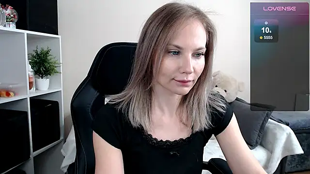 Snapshot of Sunny_bunny6 chatting on June 27, 2026, 7:35 am Sunny bunny6 online show from June 27, 2026, 7:35 am