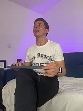 Andrewfalcon online show from November 11, 2025, 7:36 pm