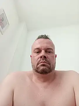 mikaaaaase online show from April 24, 2026, 11:23 am