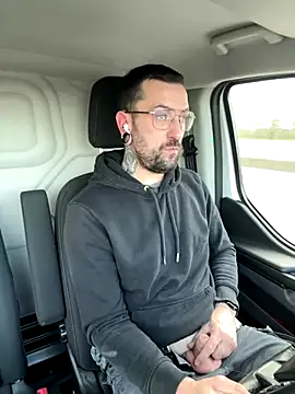 Snapshot of _Haptic_ chatting on December 2, 2024, 10:18 am Haptic online show from December 2, 2024, 10:18 am