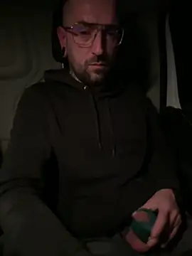 Snapshot of _Haptic_ chatting on December 6, 2024, 6:37 am Haptic online show from December 6, 2024, 6:37 am